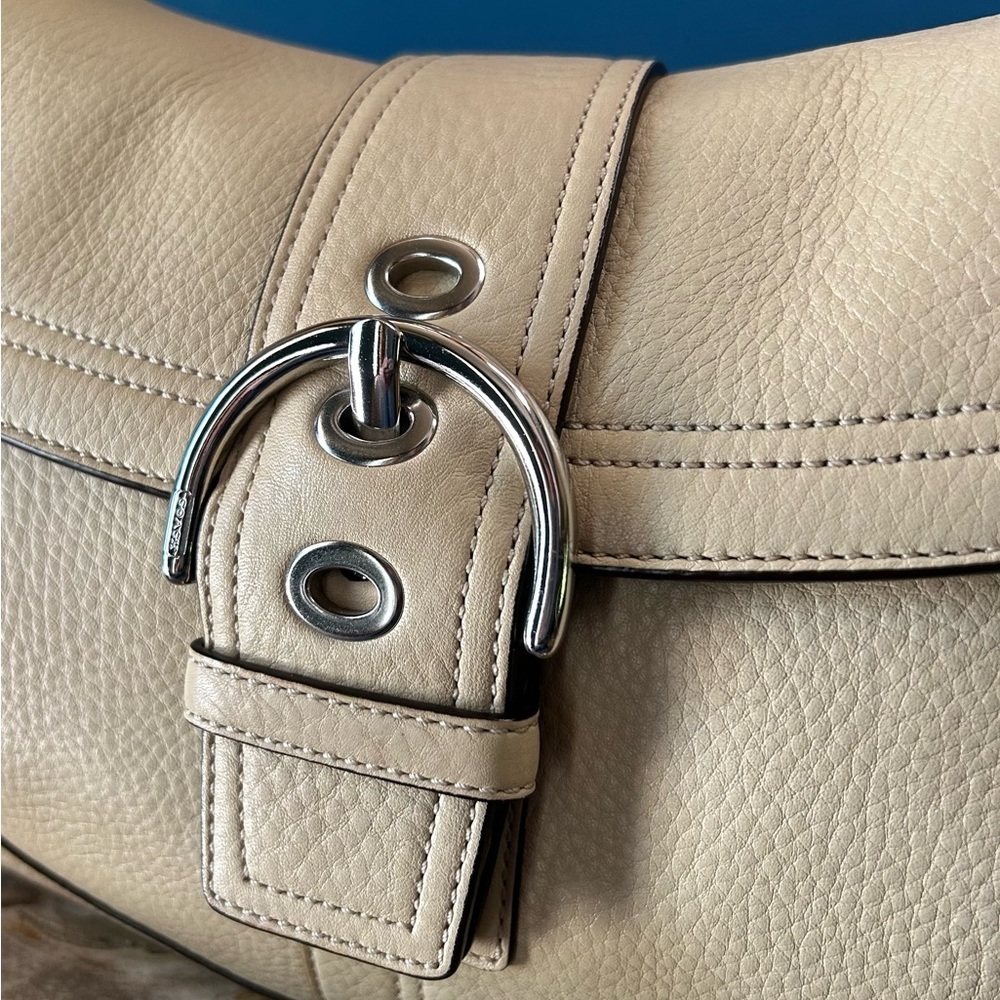 Coach Soho Flap Medium Shoulder Bag Taupe Leather F10910 EUC - Picture 5 of 17
